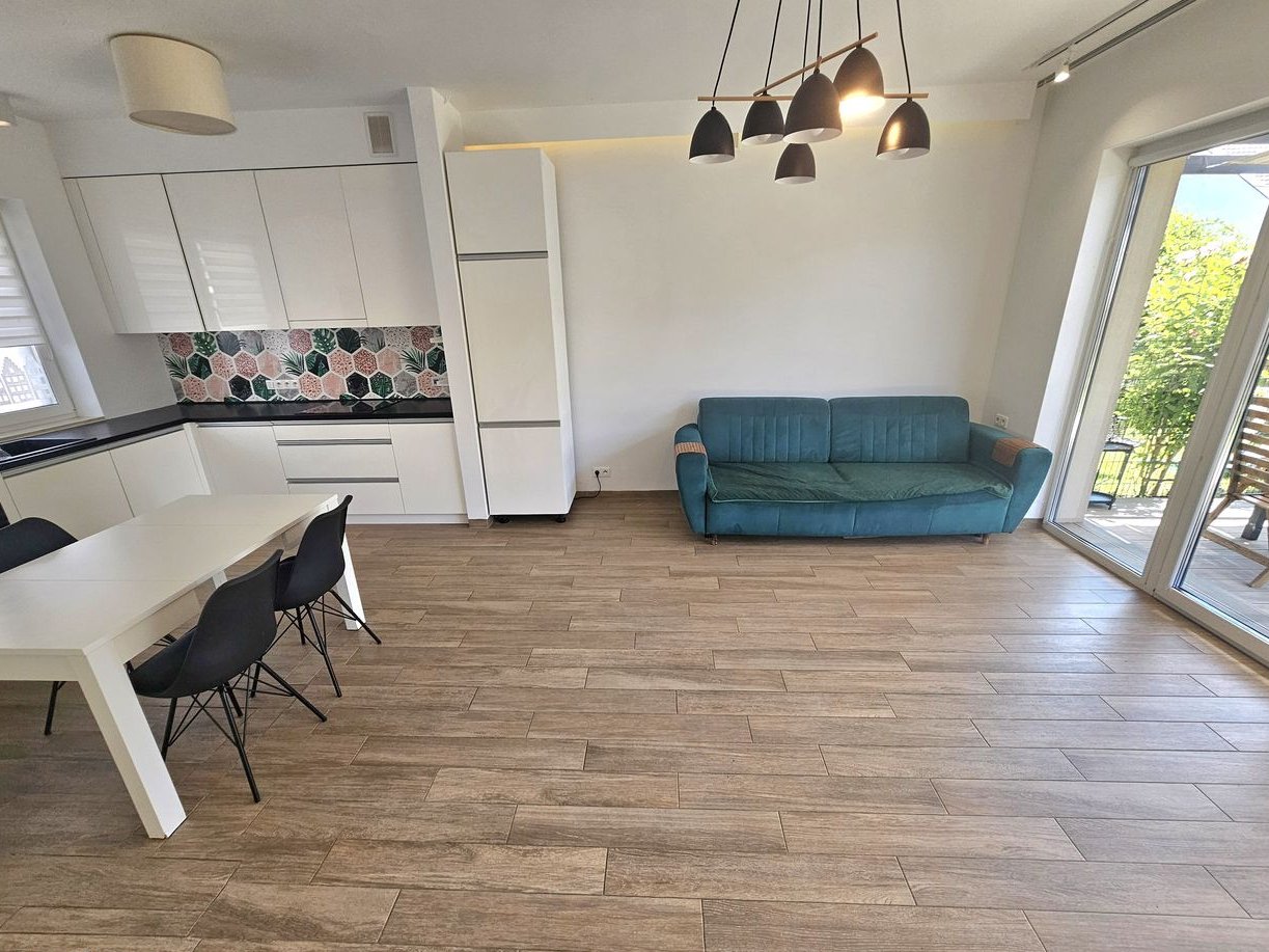 Funkcjonalny segment skrajny z ogródkiem Zgorzała