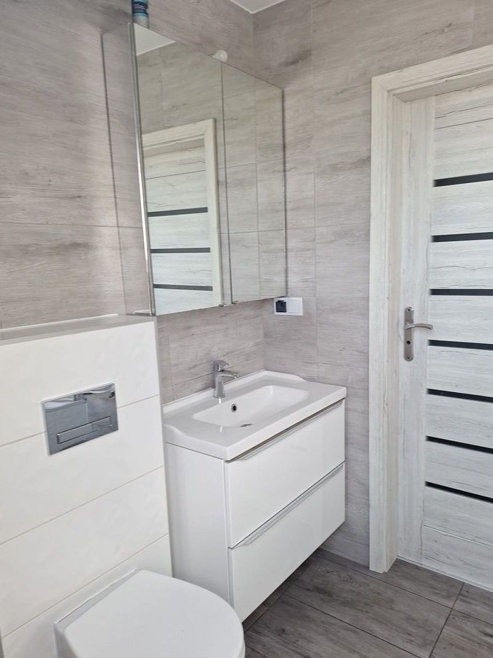 Nowoczesny dom z garażem i dużą działką