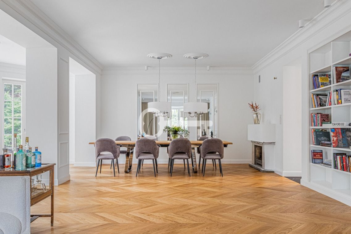 Przedwojenna willa dużym ogrodem po gen. remoncie