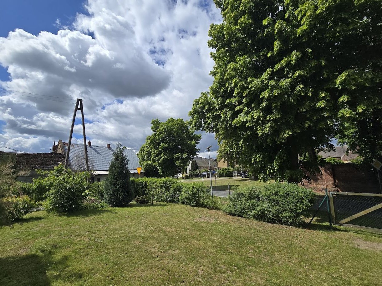 Urokliwy dom z ogrodem i garażem, oaza spokoju