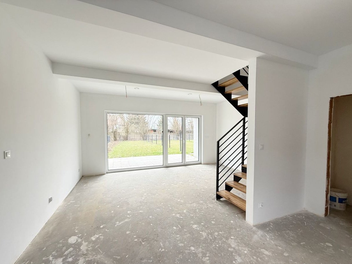 DOM W ZABUDOWIE SZEREGOWEJ JEŻÓW