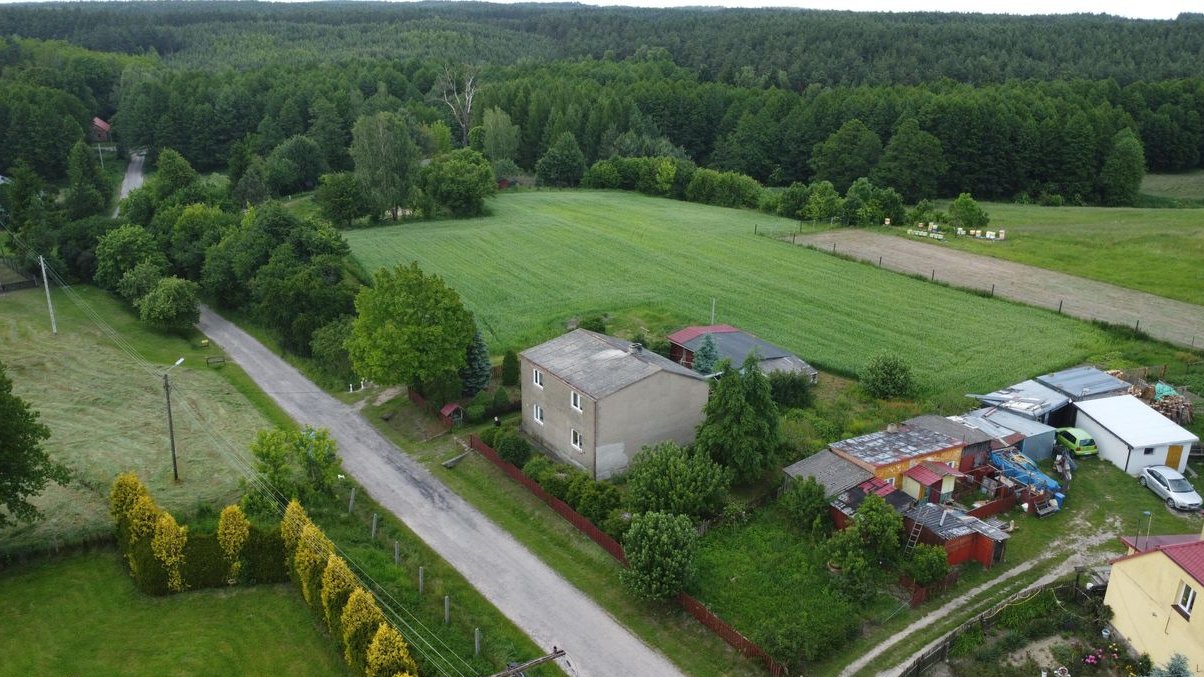 DOM 140 M² DO REMONTU – BRZEŹNO | OGRÓD ZE STARODRZEWIEM