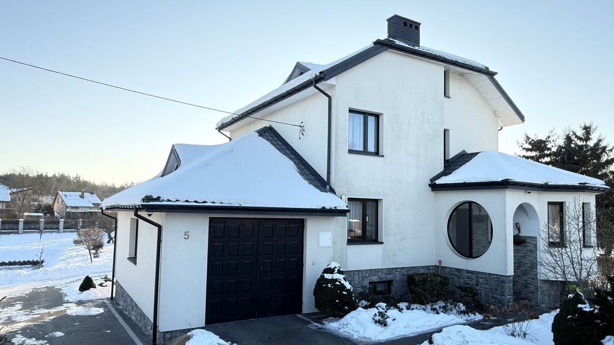 Dom jednorodzinny, 6 pokoi, działka 2800 m² ze stawem +2 garaże +wiata