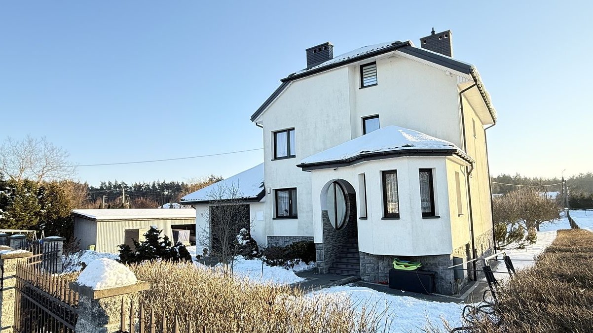 Dom jednorodzinny, 6 pokoi, działka 2800 m² ze stawem +2 garaże +wiata