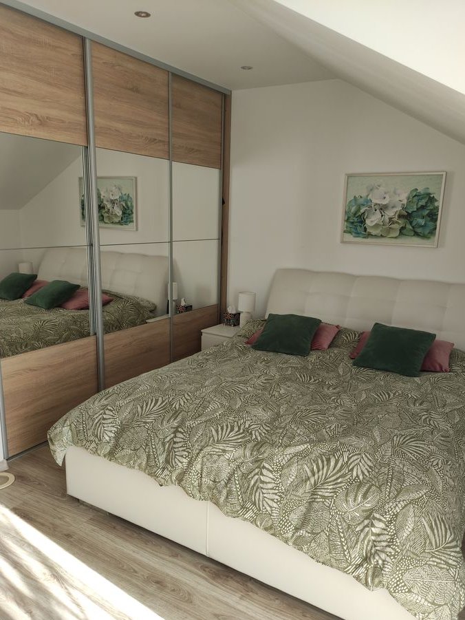 Dom szeregowy 85m z kominkiem ,ogrodem, tarasem i pełnym wyposażeniem