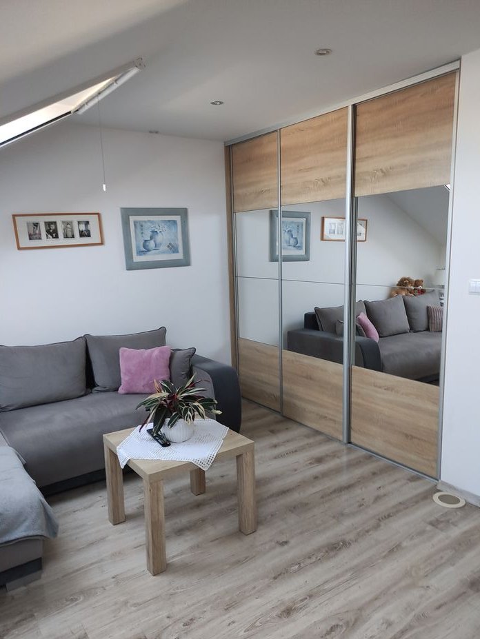 Dom szeregowy 85m z kominkiem ,ogrodem, tarasem i pełnym wyposażeniem