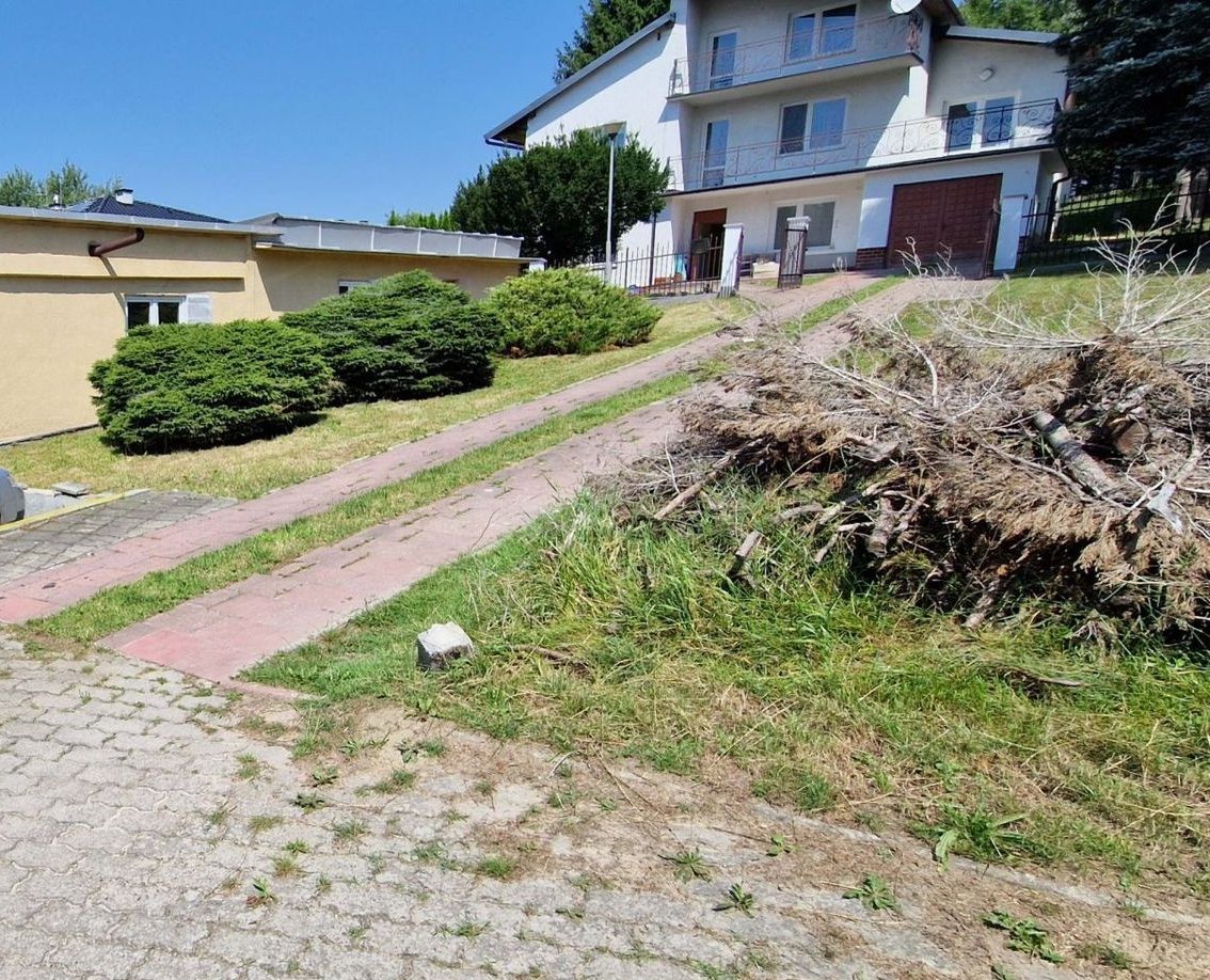 Sprzedam Kompleks budynków usługowych i dom mieszk