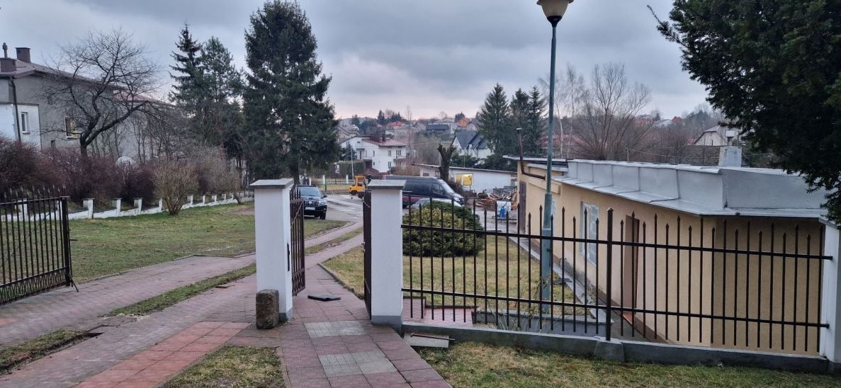 Sprzedam dom mieszkalny 205m, Dębicka