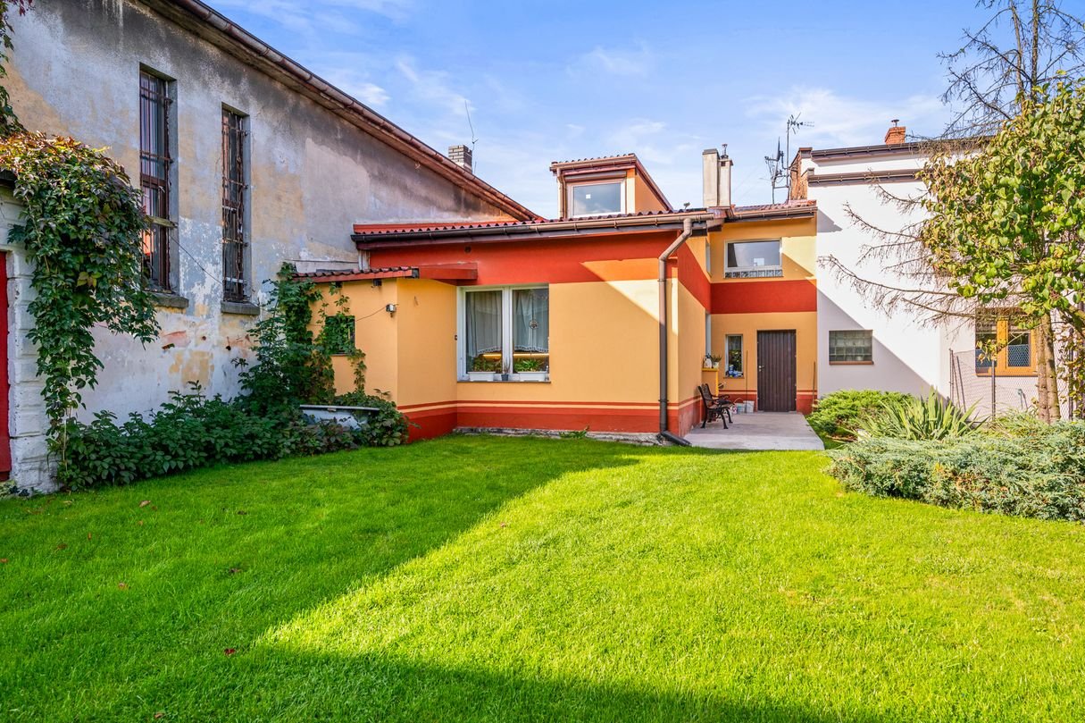 Dom z potencjałem na własny biznes przy kluczowej drodze