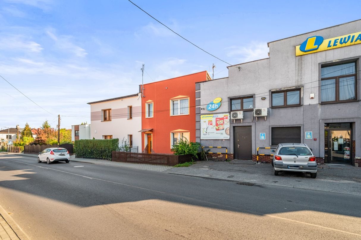 Dom z potencjałem na własny biznes przy kluczowej drodze