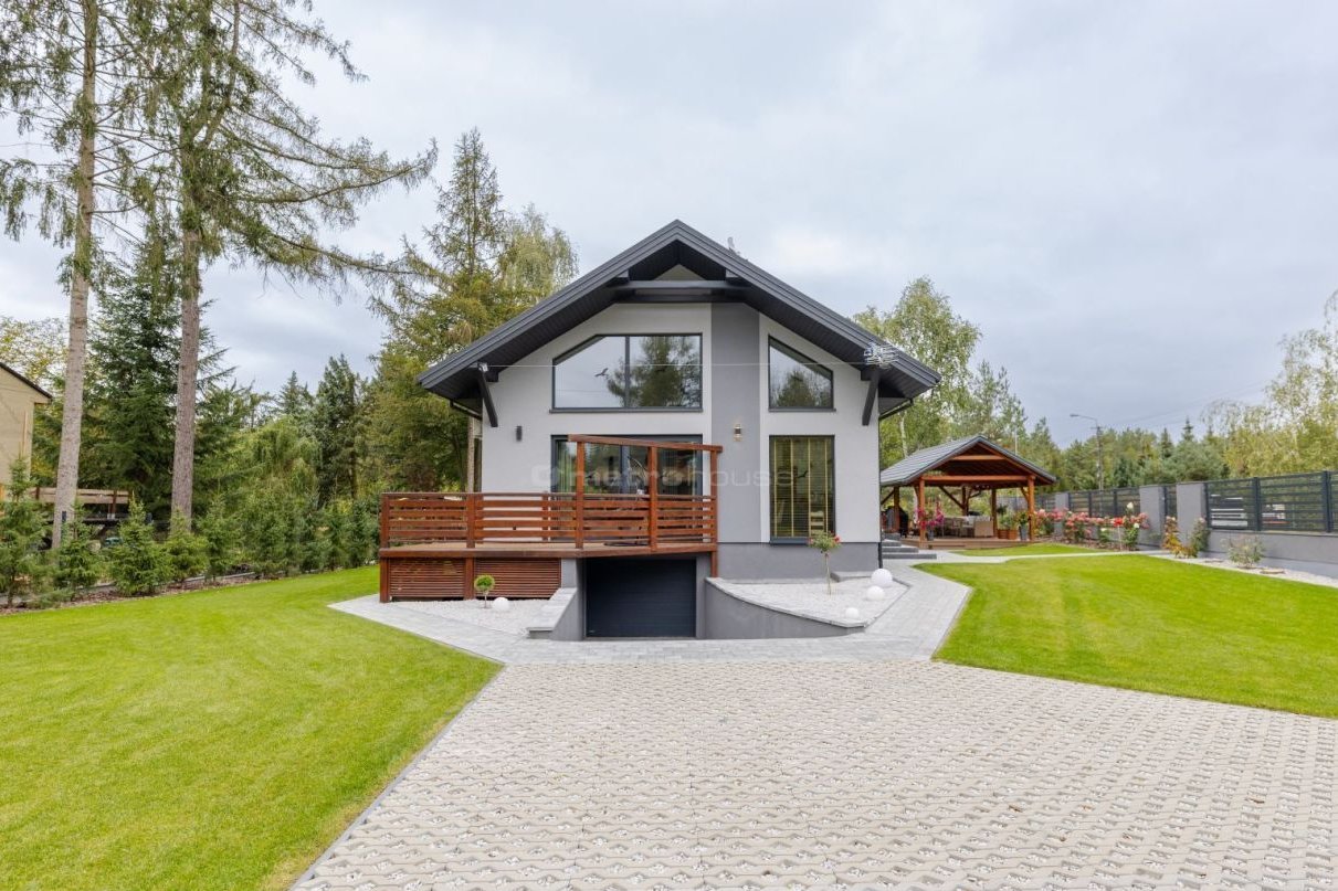 Dom, 143,57 m², Łacha