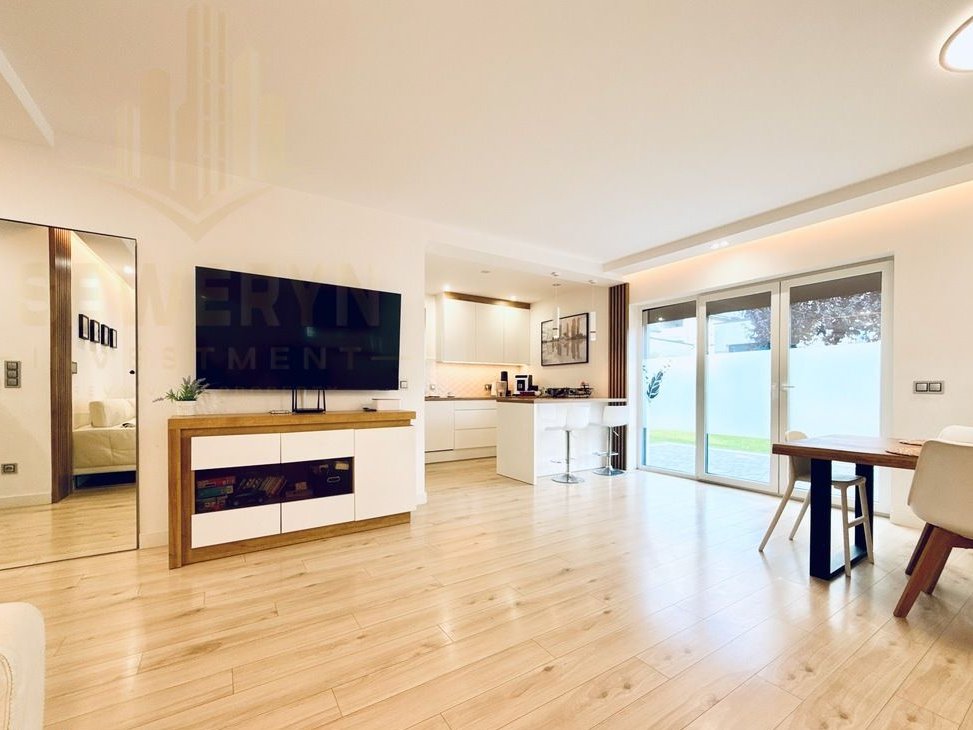 Nowocześnie urządzony DOM z garażem, ogrodem