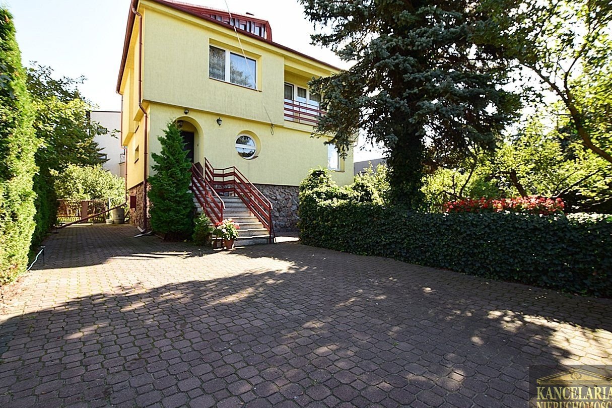 Duży dom z dużym potencjałem w pobliżu centrum miasta!