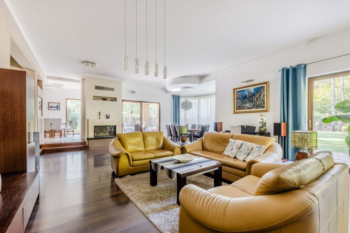 Rezydencja wśród zieleni - komfort i prywatność!