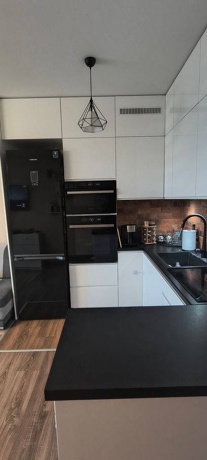 !!! REZERWACJA!!! Mieszkanie do wejścia • miejsce parkingowe •komórka