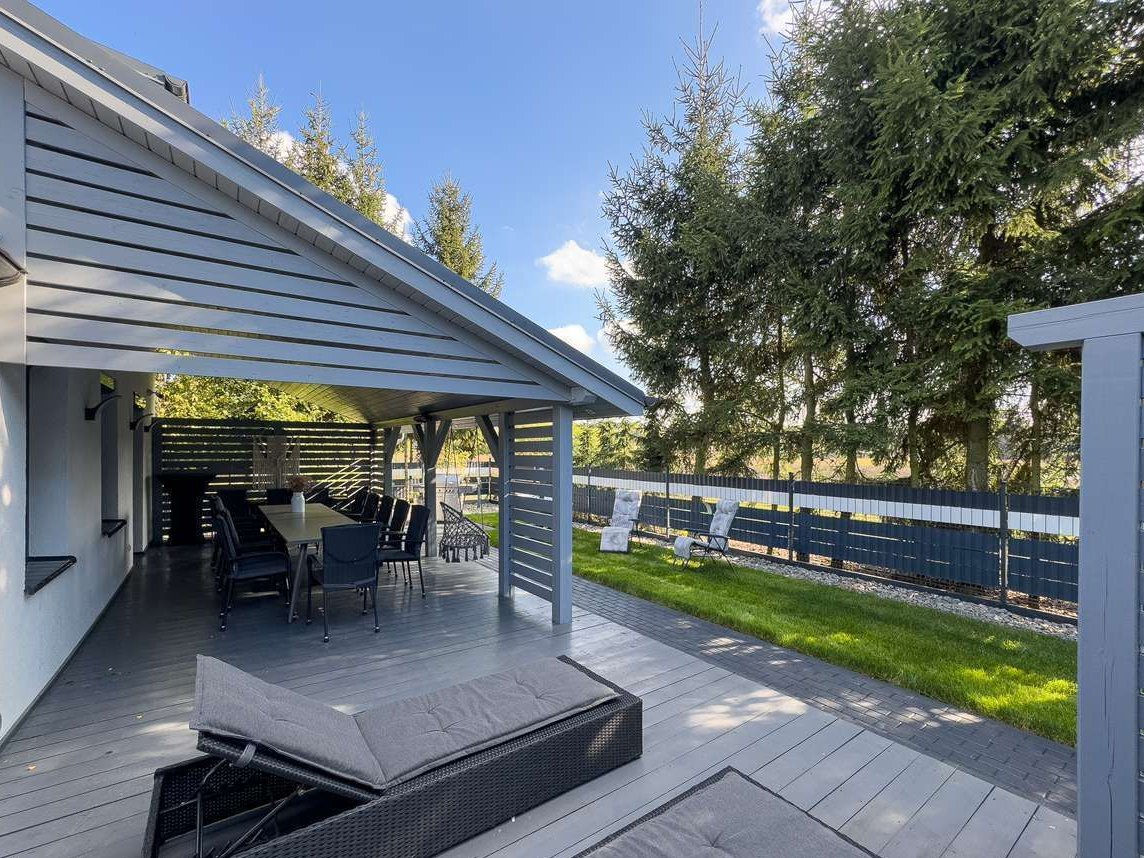 Nowoczesny dom wolnostojący wraz z ogrodem - nad jeziorem, Wylatkowo