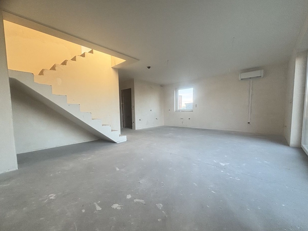 Godzikowice - przestronny dom z dużym ogrodem.