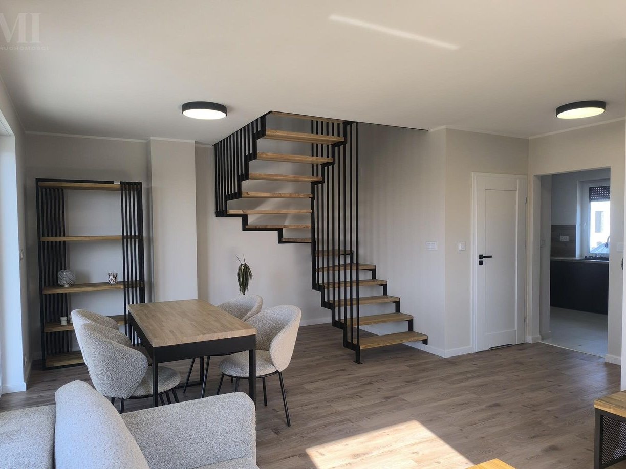 Dom / Lokal - 72m2 - Modła Królewska gm St. Miasto