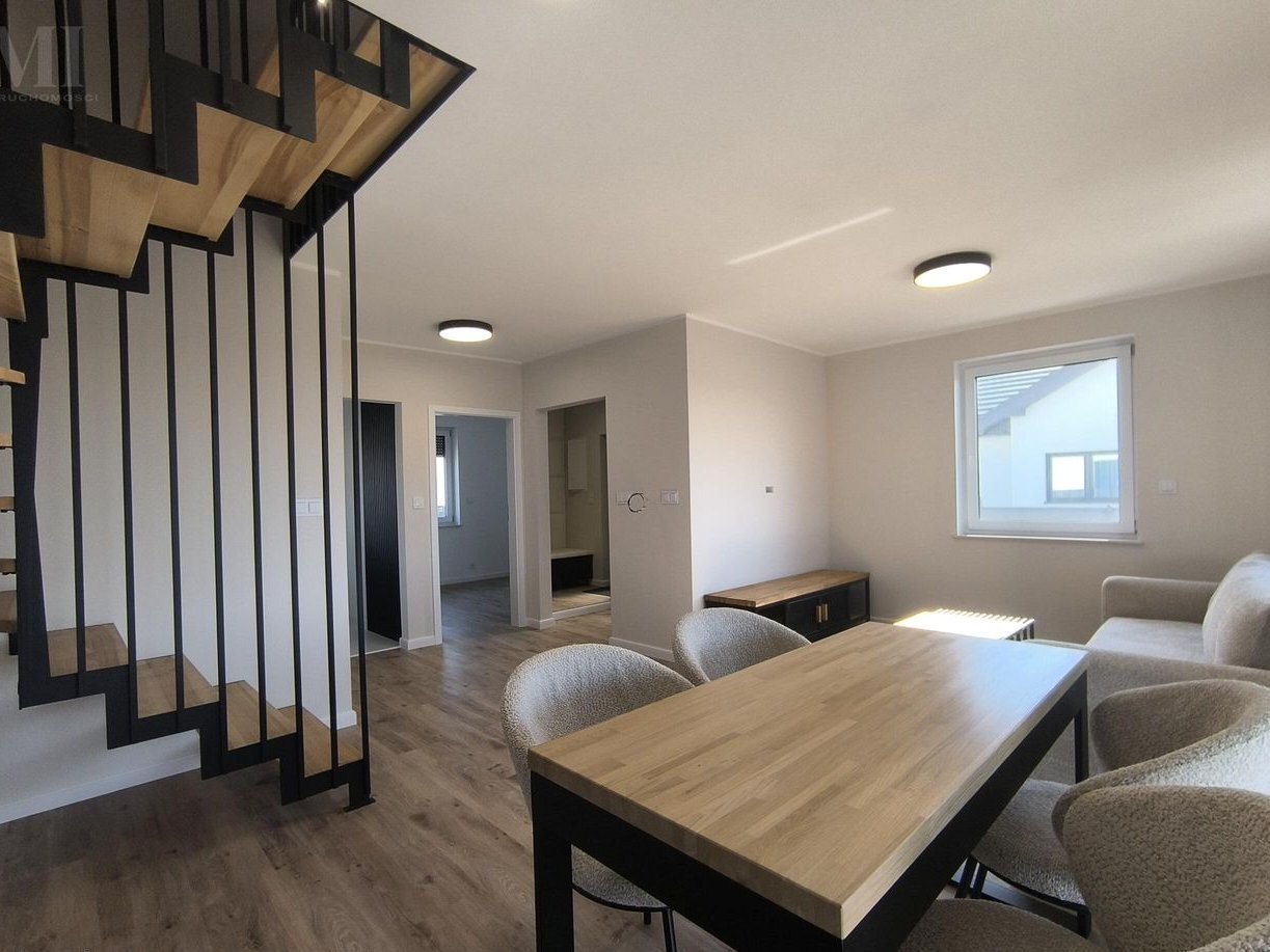 Dom / Lokal - 72m2 - Modła Królewska gm St. Miasto