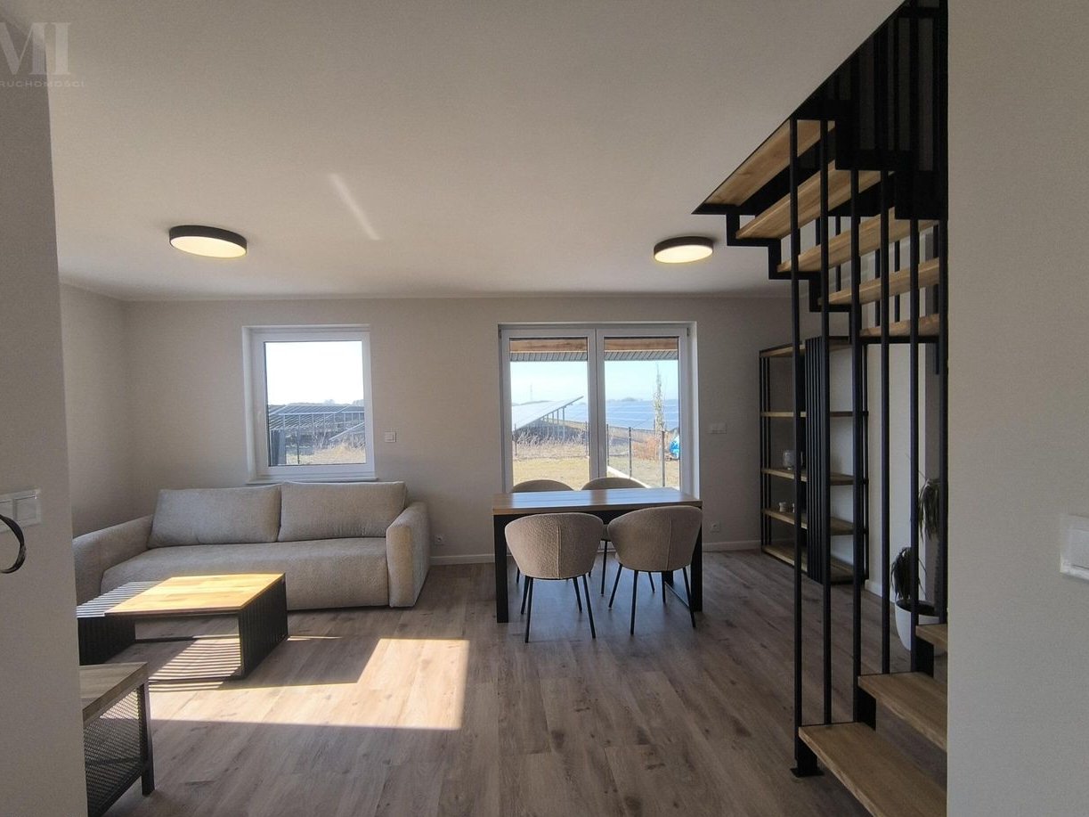 Dom / Lokal - 72m2 - Modła Królewska gm St. Miasto