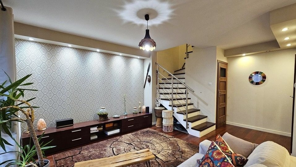 Chełmońskiego 79m 4 pok. dwa poziomy garaż