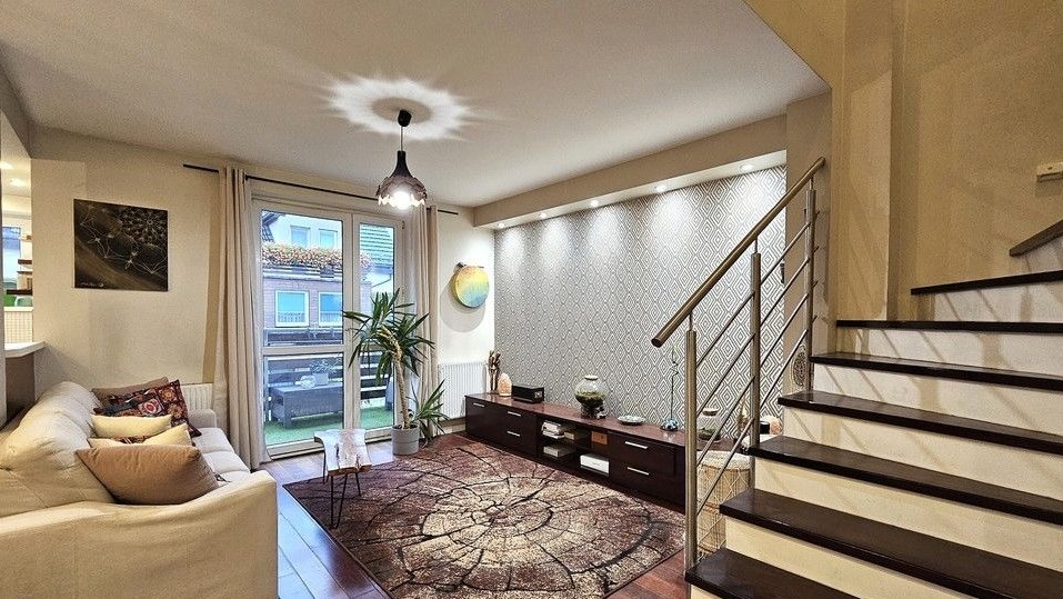 Chełmońskiego 79m 4 pok. dwa poziomy garaż