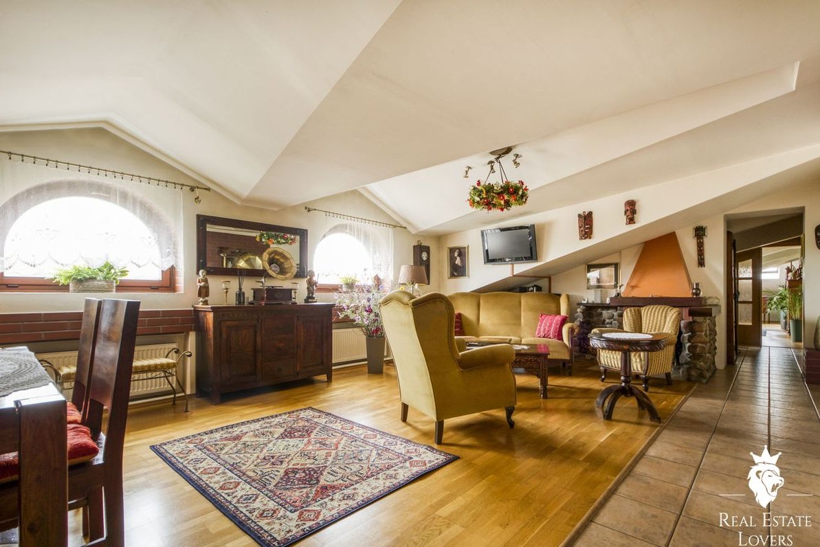 203m2 ARTYSTYCZNEGO PODDASZA W ŚCISŁYM CENTRUM, KAMIENICA Z 1928 R.