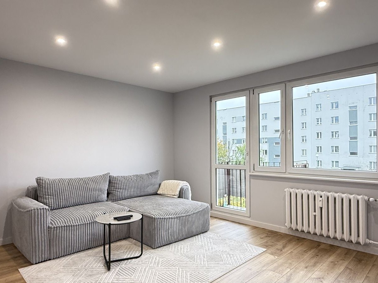 Mieszkanie po świeżym kapitalnym remoncie-3 pokoje.