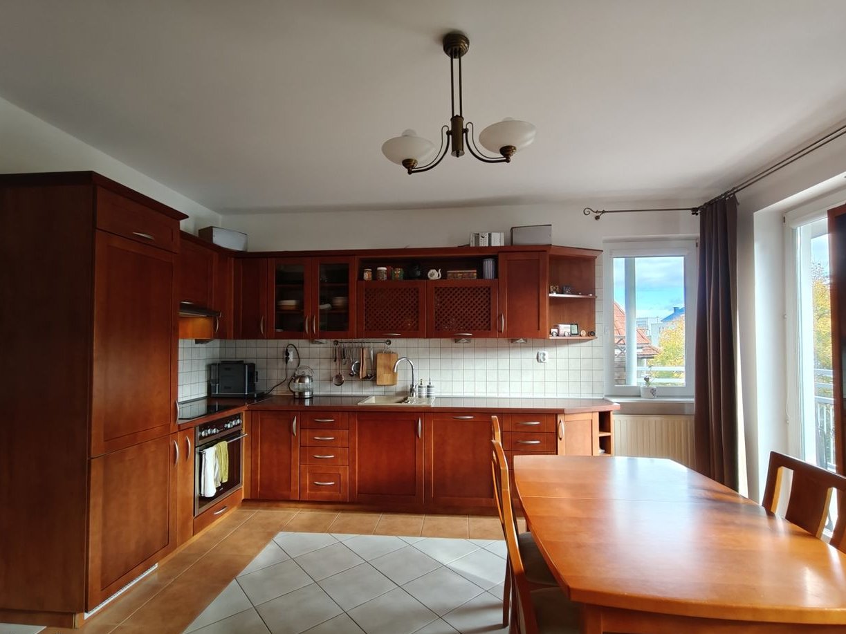 Przestronne 4-pokojowe mieszkanie z dwoma balkonami