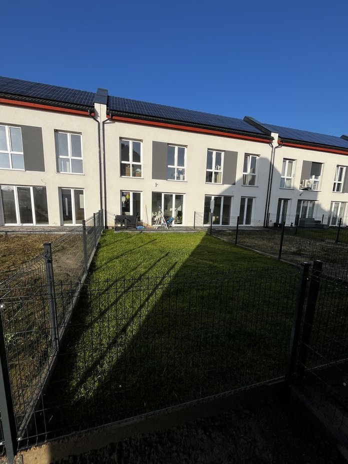 DOM Z PANELAMI FOTO. MOC 4,5 kW|DUŻY OGRÓD|PODDASZE 20m2 | 15 min P-Ń