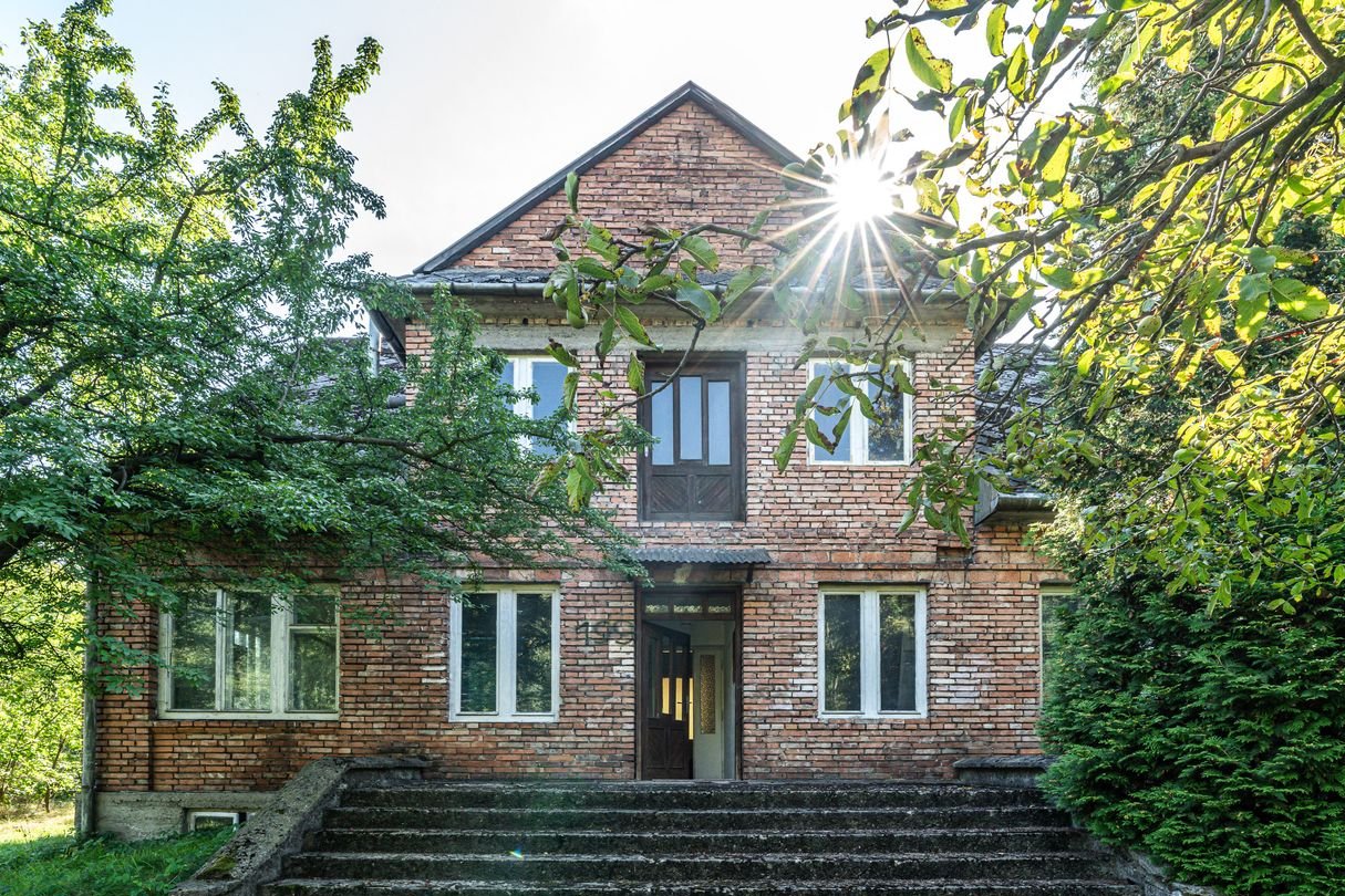 Dom wolnostojący 180m2 na działce 15a, 350m od stacji PKP Szarów