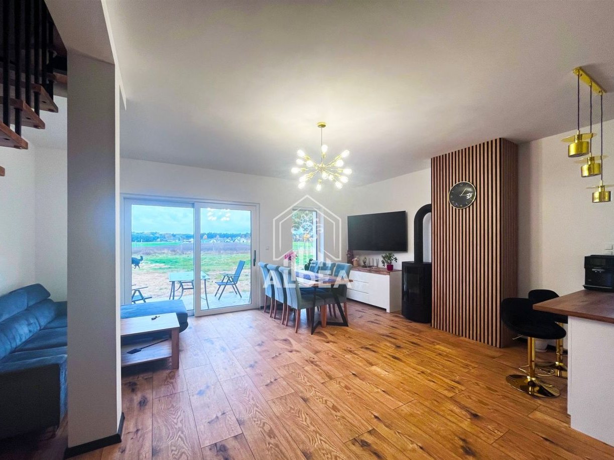 Nowoczesny dom wolnostojący w Nowym Dąbiu