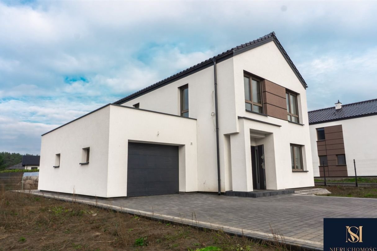 Nowoczesny dom z widokiem na staw-Linarczyk.