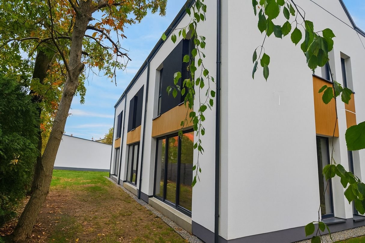 Sulejówek - nowoczesny dom w zabudowie szeregowej