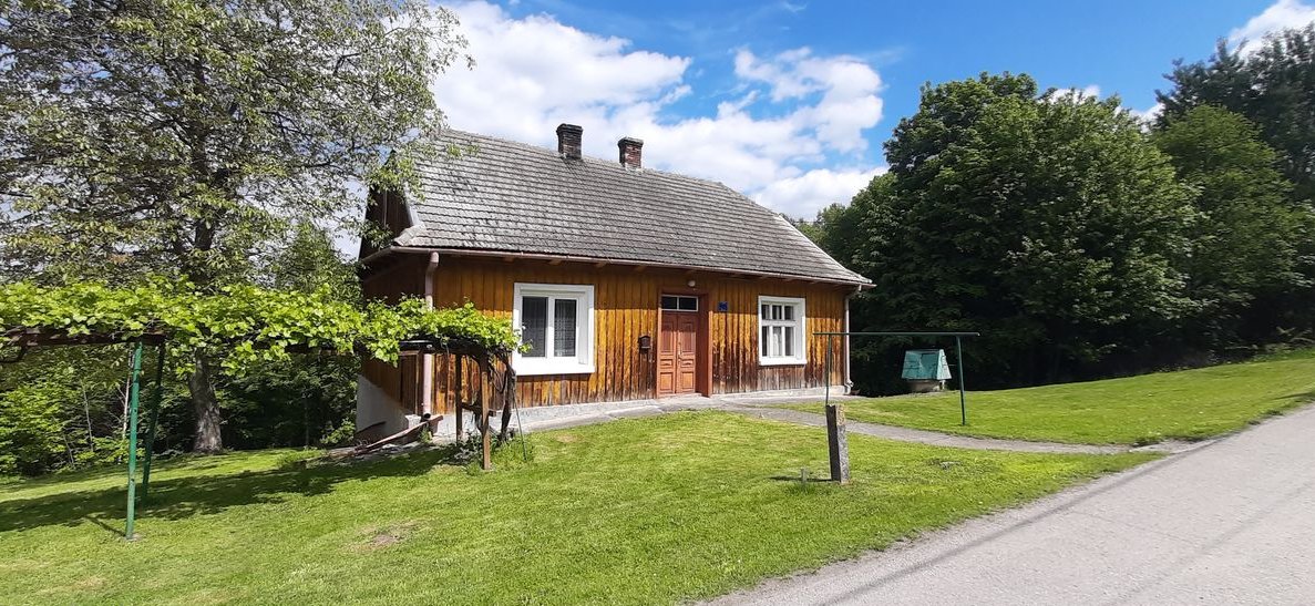 Dom w Sieprawiu, dojazd, media, atrakcyjna lokalizacja