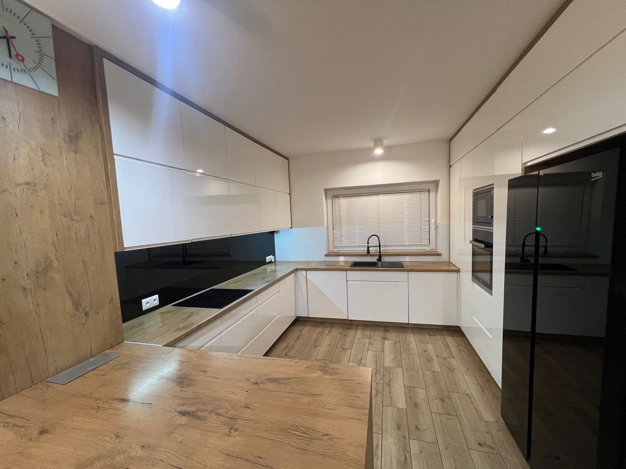 Dom w Mszczonowie gotowy do wprowadzenia-160m2+budynek 70 m2 PRYWATNE