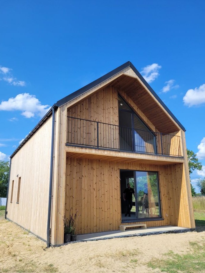 BEZPOŚREDNIO nowoczesna stodoła premium 98m2 z pompą ciepła