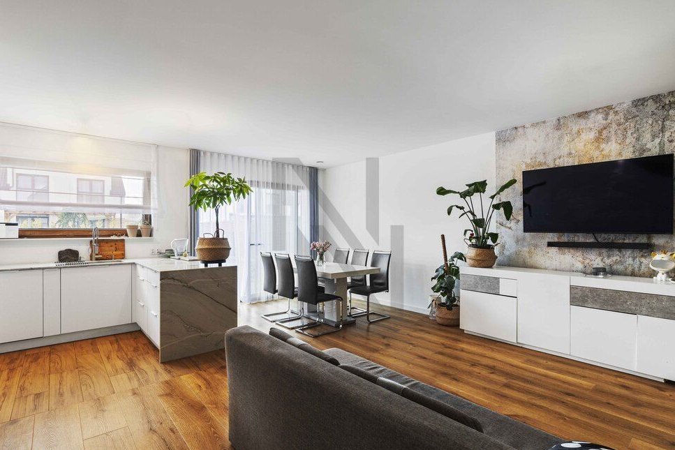 4 pokoje + 192m2 ogrodu / pompa ciepła / 2024 r.