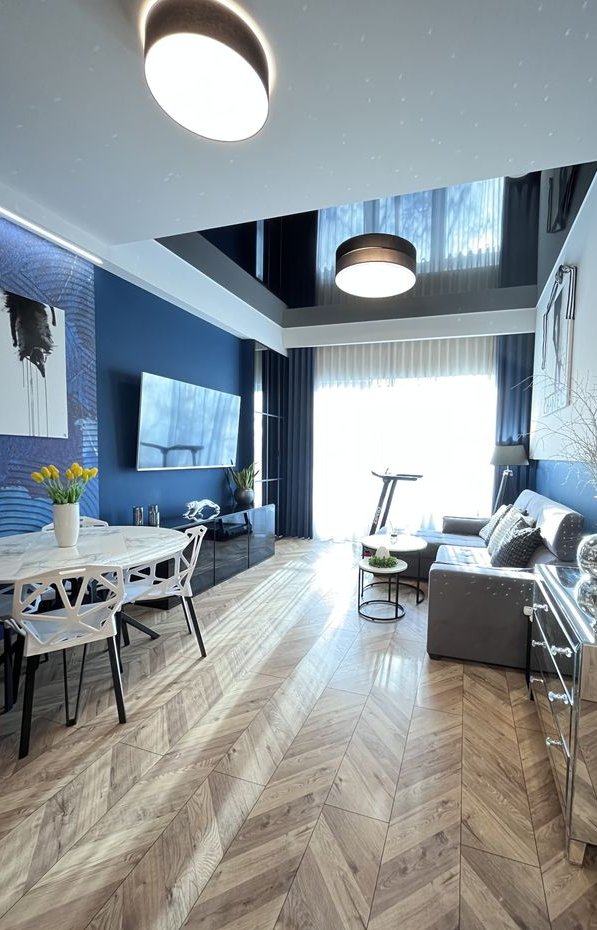 Nowoczesne mieszkanie z dużym balkonem, garderobą i m. postojowym