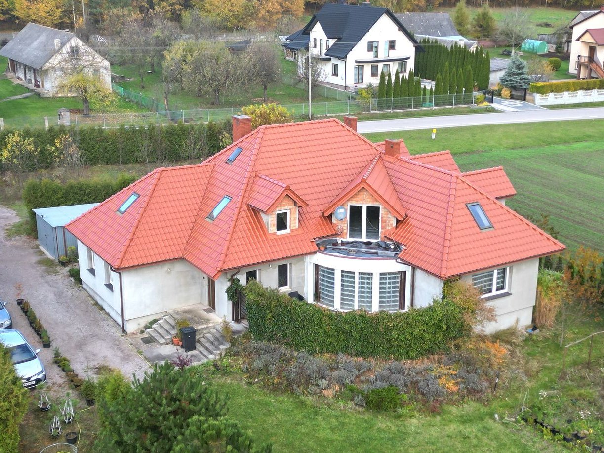 Szewce – dom 280 m² na działce 1680 m², 12 km od Kielc