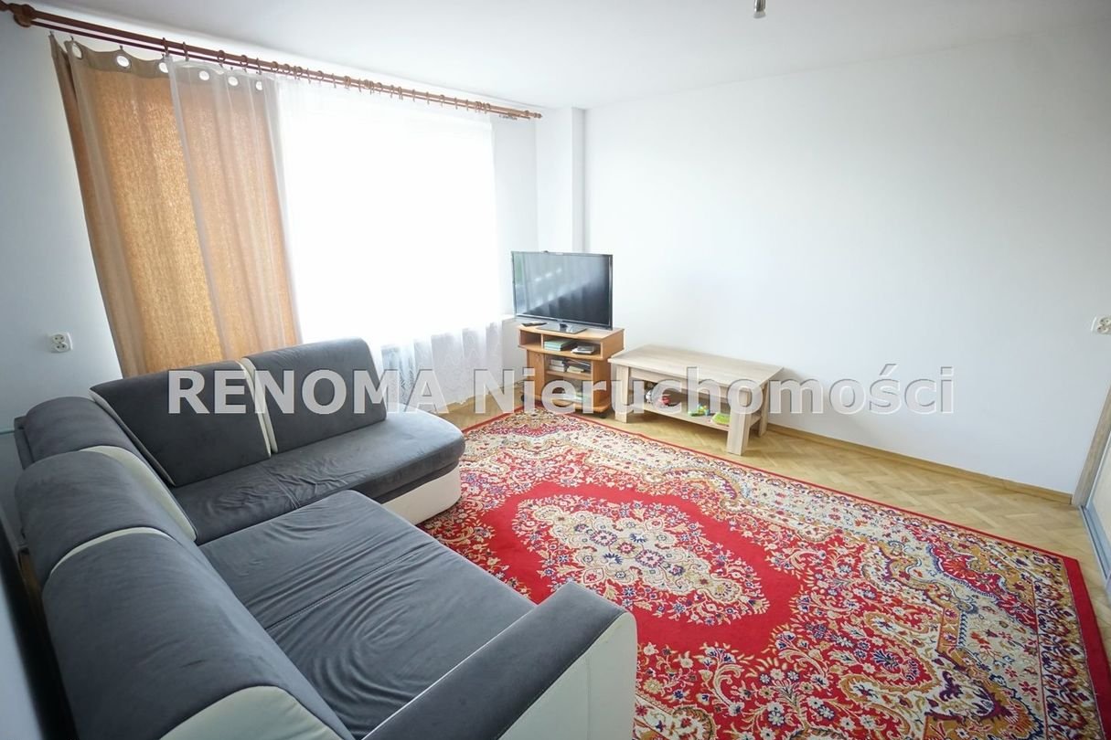 ** Centrum * Możliwość przekształcenia na 2 pok *