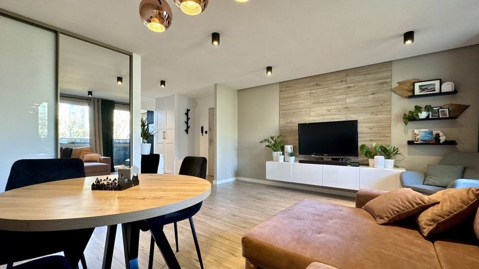 Mieszkanie z klimatyzacją i balkonem – Kosmonautów