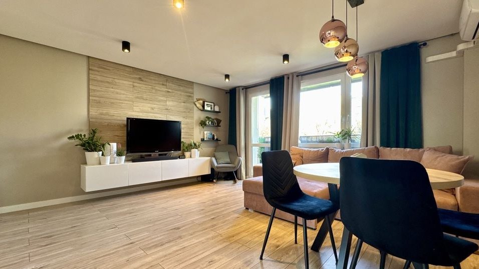 Mieszkanie z klimatyzacją i balkonem – Kosmonautów