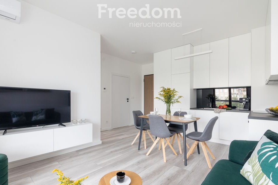 Przestronne 2 pokoje, loggia, system SMART