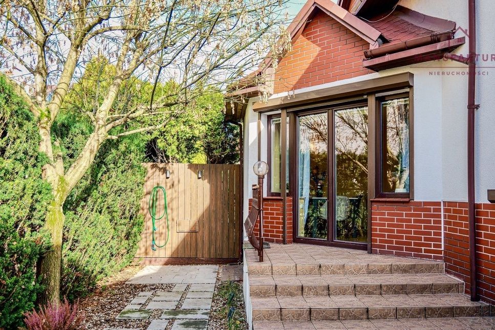 Przestronny dom w doskonałej lokalizacji!