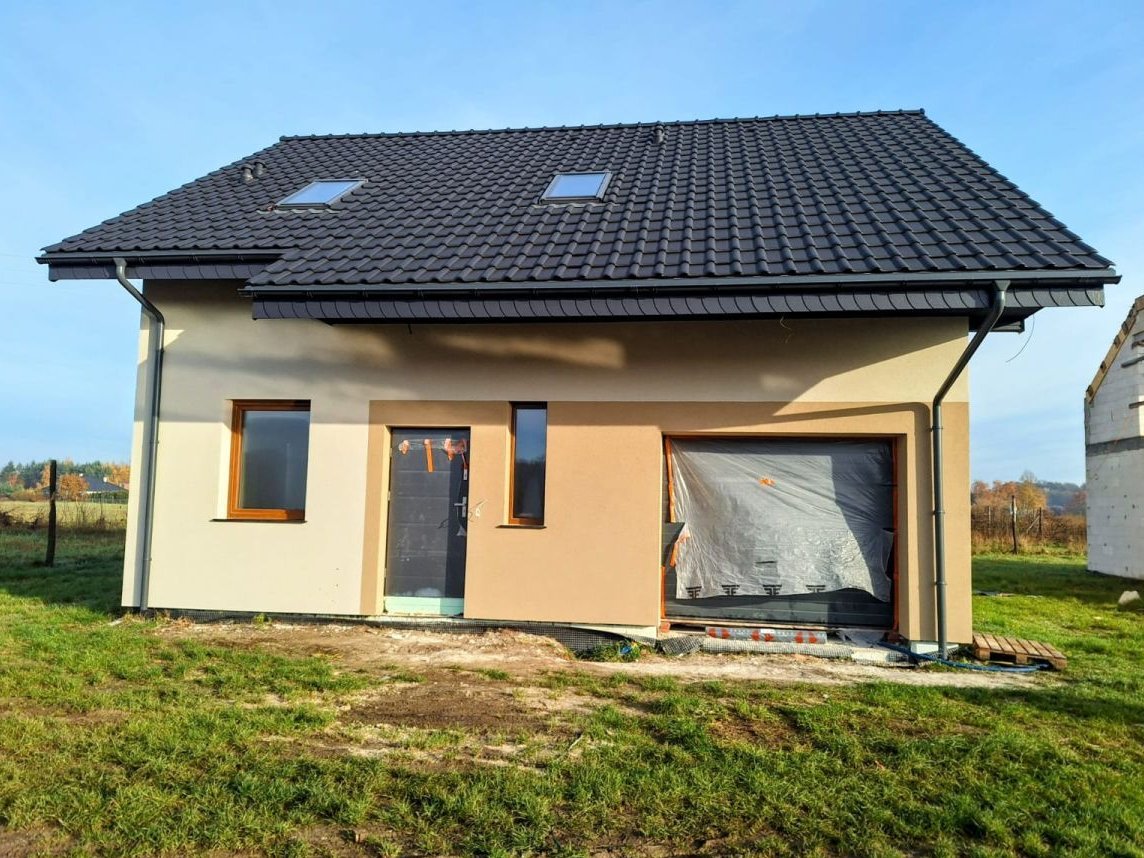 wolnostojący , garaż, kanalizacja, światłowód