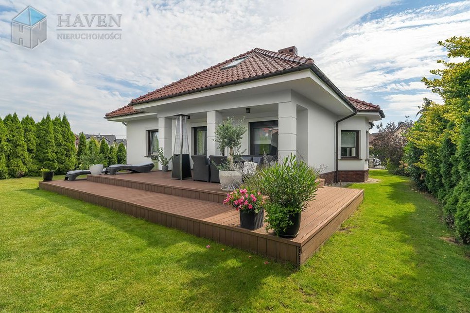 Funkcjonalny dom w Siekierkach Wielkich