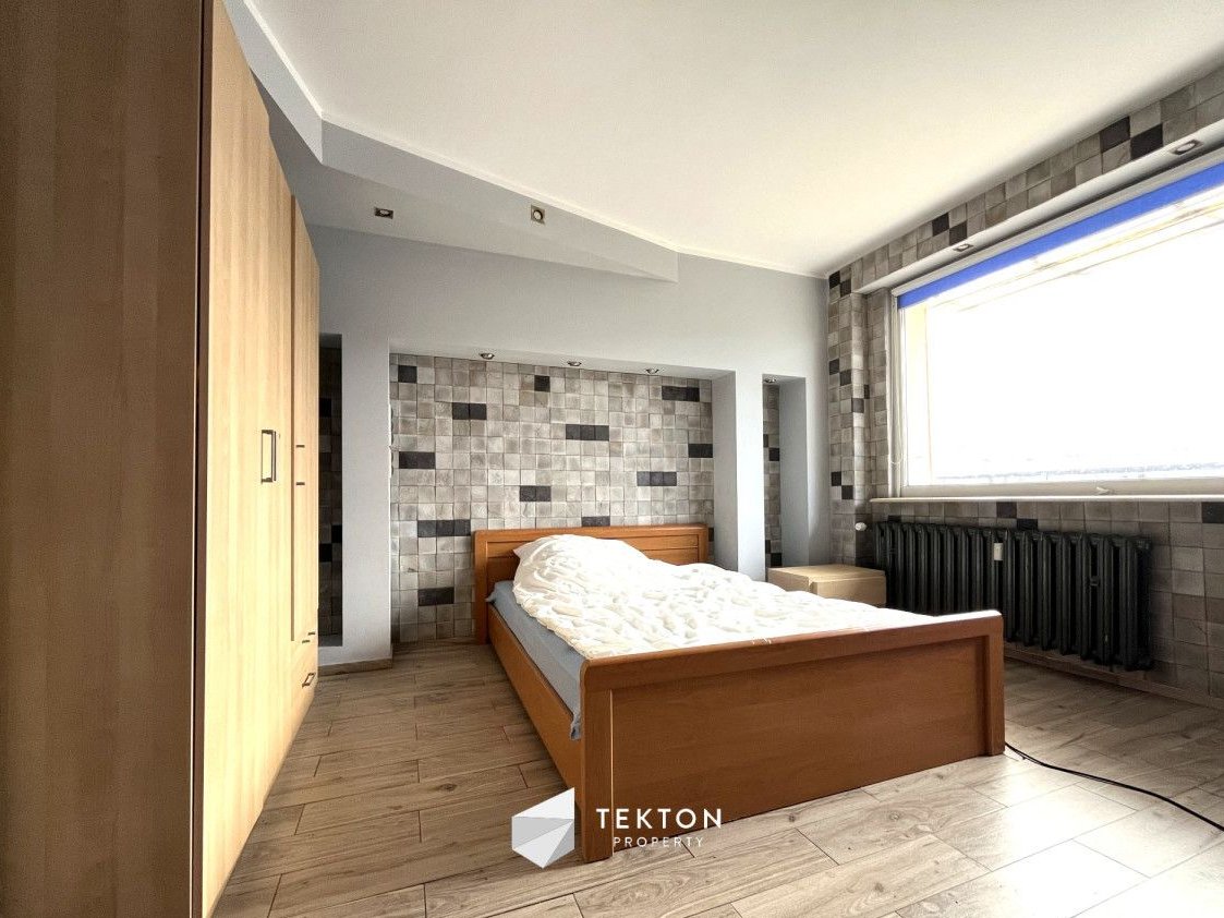 Duże, trzypokojowe mieszkanie na osiedlu AK