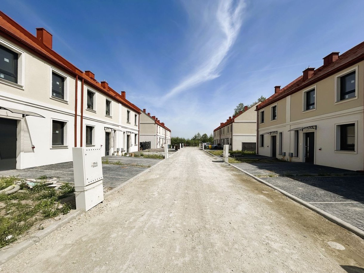 Dom szeregowy na sprzedaż I KRZYKÓW I 20min do Wrocławia I z ogródkiem