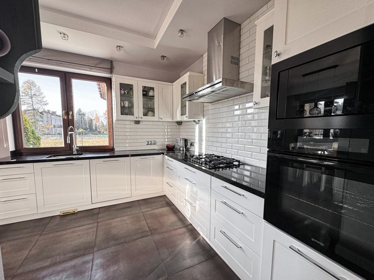 Piękny, przestronny dom gotowy do zamieszkania- Wola Batorska